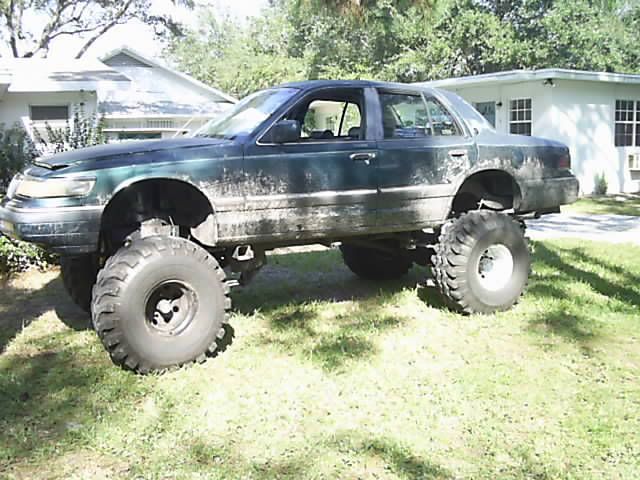 4x4crownvic.jpg