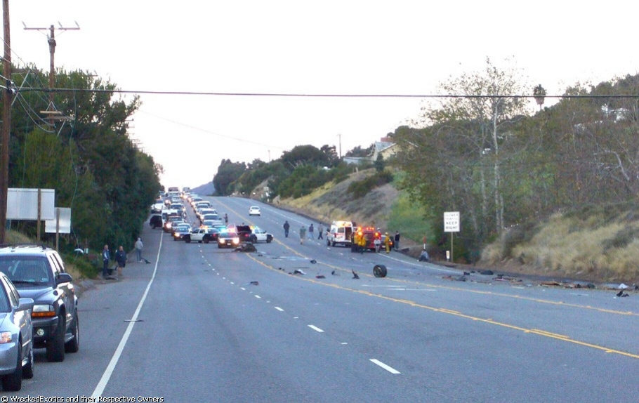 ferrari_enzo_crash_007.jpg